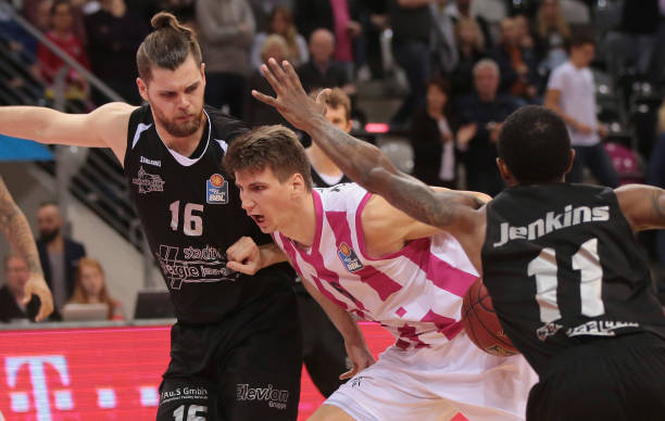 富有冲劲的 富有冲劲的